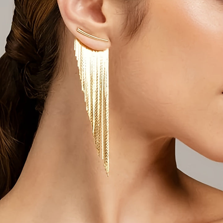 Diana | Goldene Ohrringe mit Quasten und Blätter-Design in Cascade