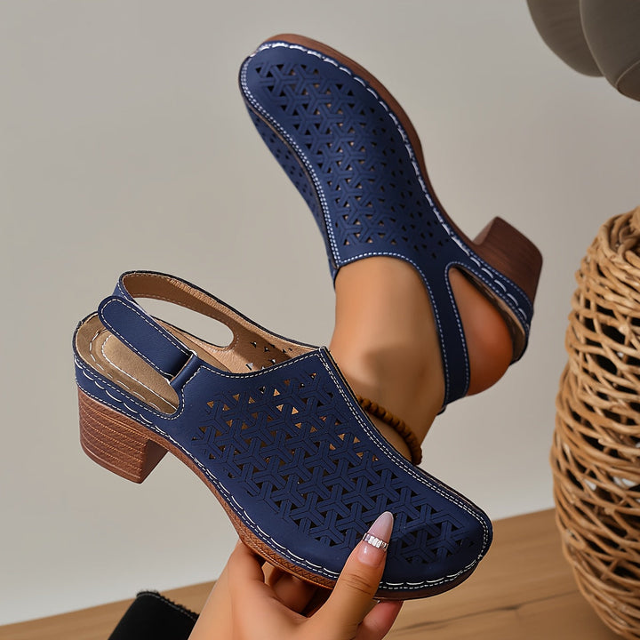 Korae | Absatzsandalen mit verstellbaren Riemen und durchbrochenem Design