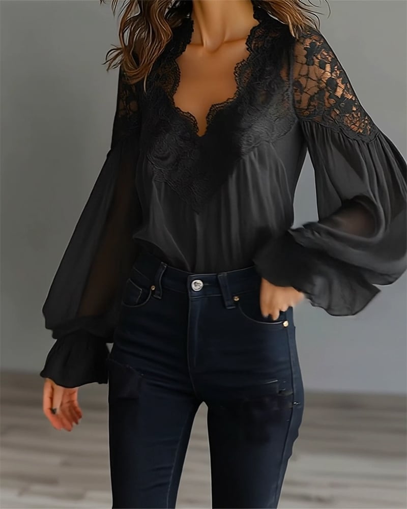Margaret | Bluse mit V-Ausschnitt und Spitzendetails