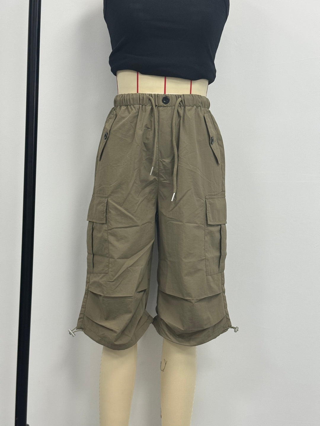 Mireille | Damen Capri Cargo-Hosen aus schnelltrocknendem Material mit elastischem Bund und Kordelzug - Leicht und elastisch, geeignet für - Outdoor-Hosen, Multifunktionshosen, Maschinenwaschbar, lockere Passform in mittellanger Länge für Reisen, Freizeit
