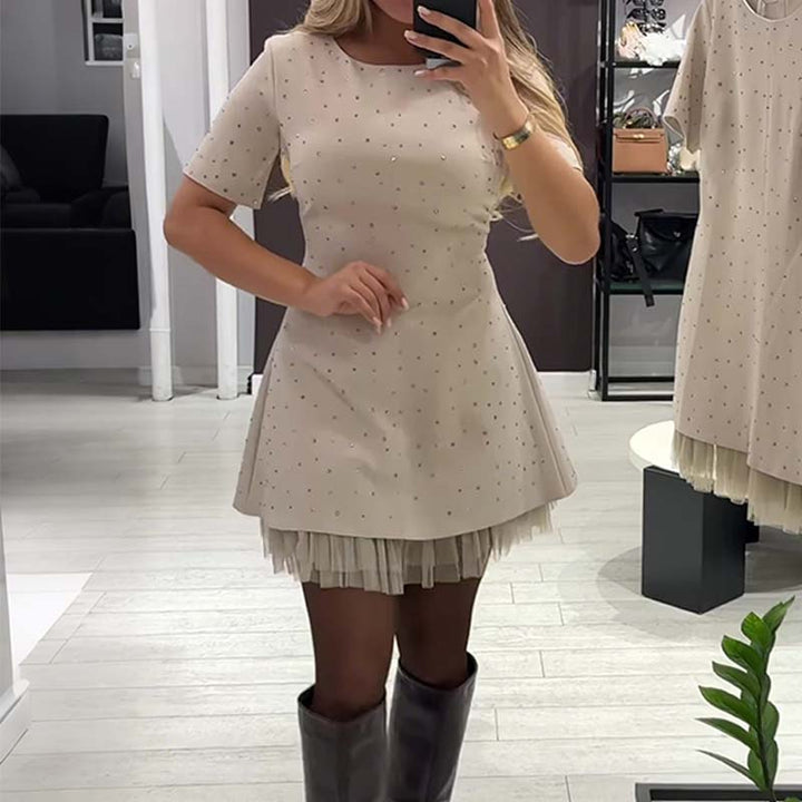 Rovienna | Kurzes Kleid mit Spitze und sophisticated Glanz