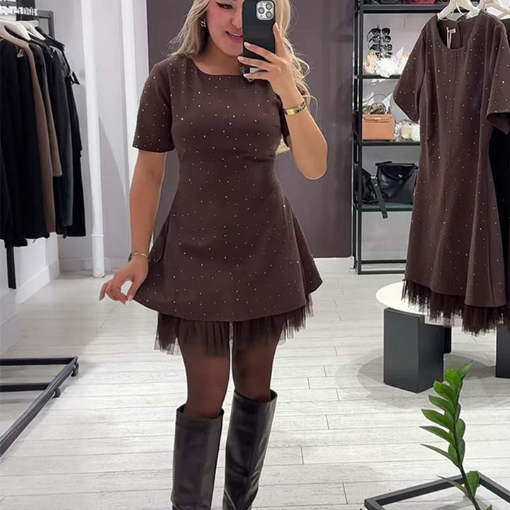 Rovienna | Kurzes Kleid mit Spitze und sophisticated Glanz