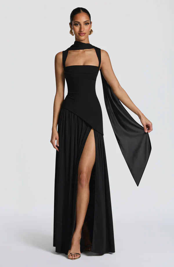 Story | Langes Lackkleid