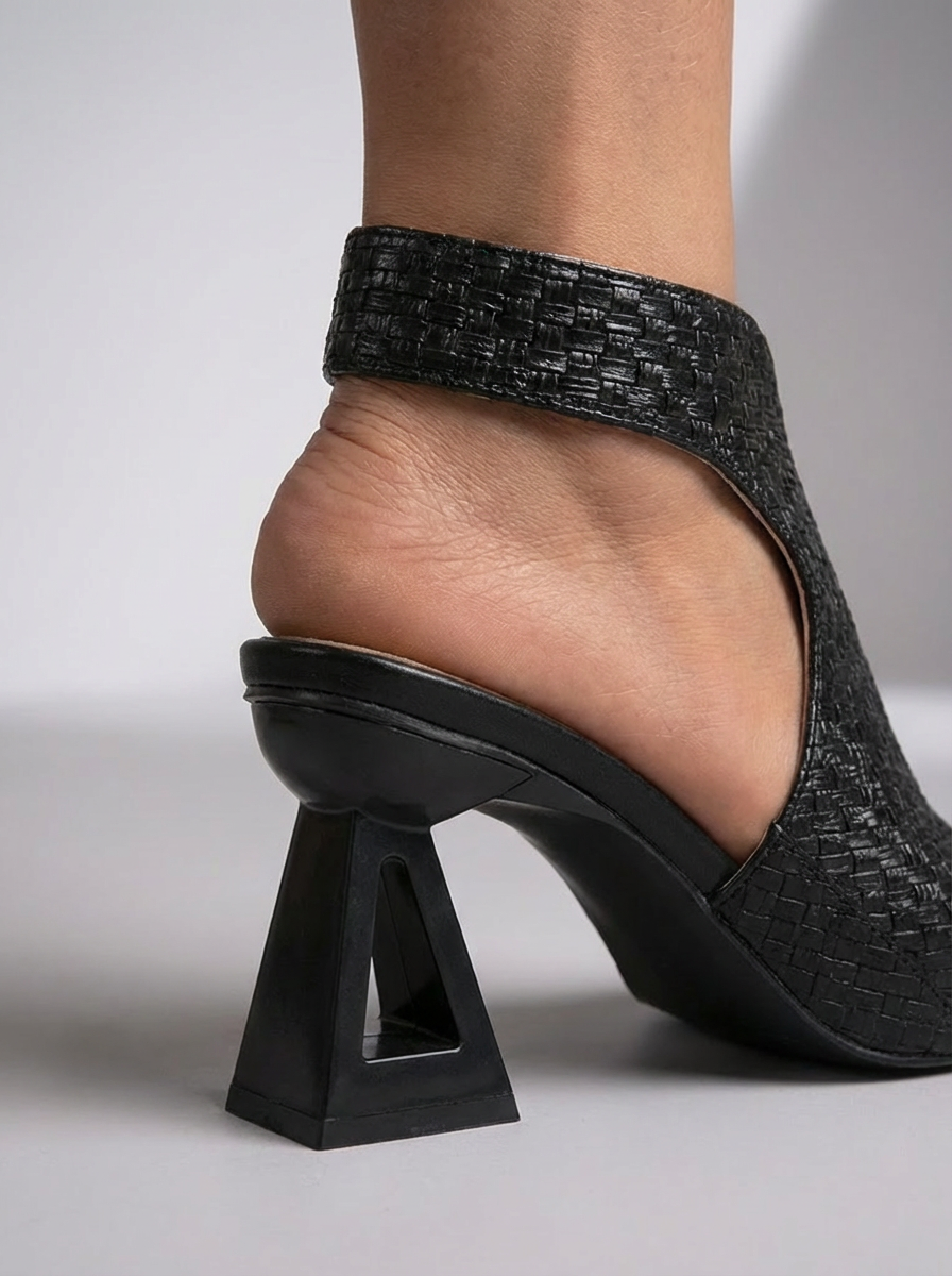 Devyn | Elegante Geflochtene Sandalen